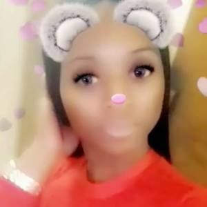 Meet your Posher, Dominique